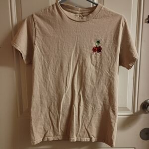 2/$10 Riot Society Tan Grunge Skull Cherries Tee Size Small